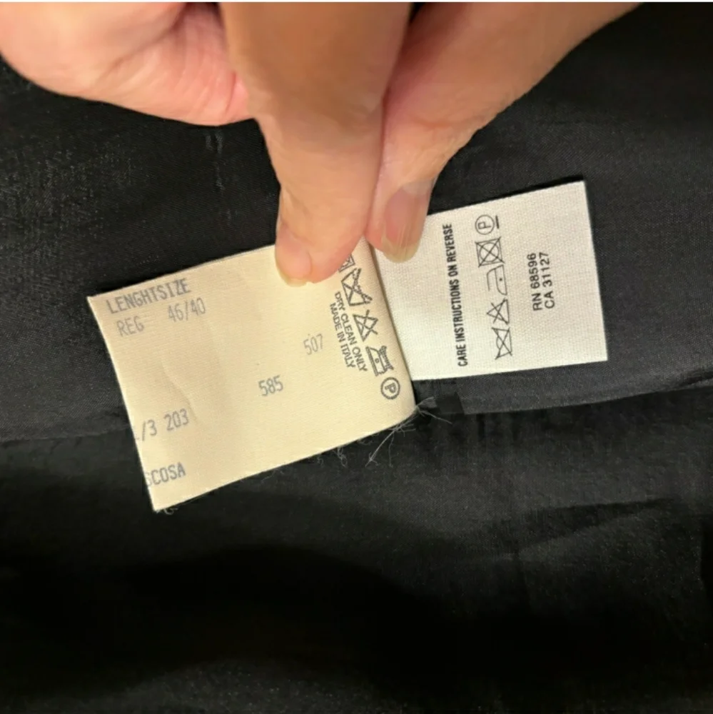 DONNA KARAN Signature Three Button Wool Suit Jacket 100% wool